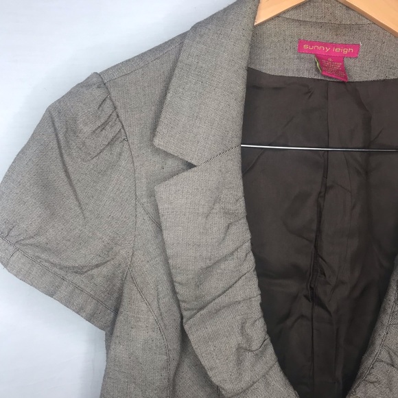 Sunny Leigh Top Cap Sleeves - Picture 6 of 6